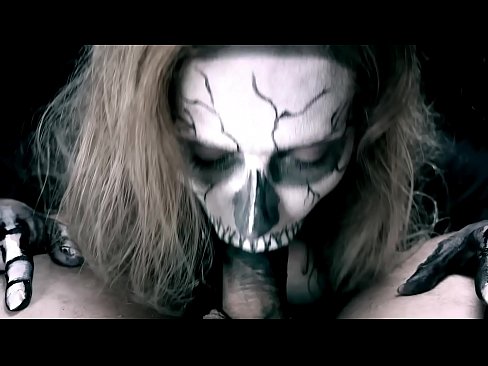 ❤️ Demon nighean sucking cock le a beul dubh agus slugadh cum. Pornagraf càileachd leinn